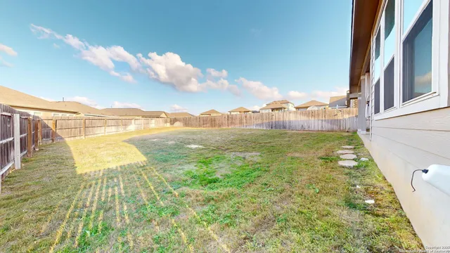 $2,400 | 5911 Akin Glen, San Antonio, TX 78261