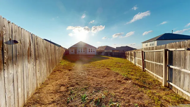 $2,400 | 5911 Akin Glen, San Antonio, TX 78261