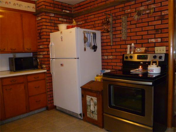 56 Maple Avenue Ware, MA 01082 - Photo 9 of 30 Gallery Image 9