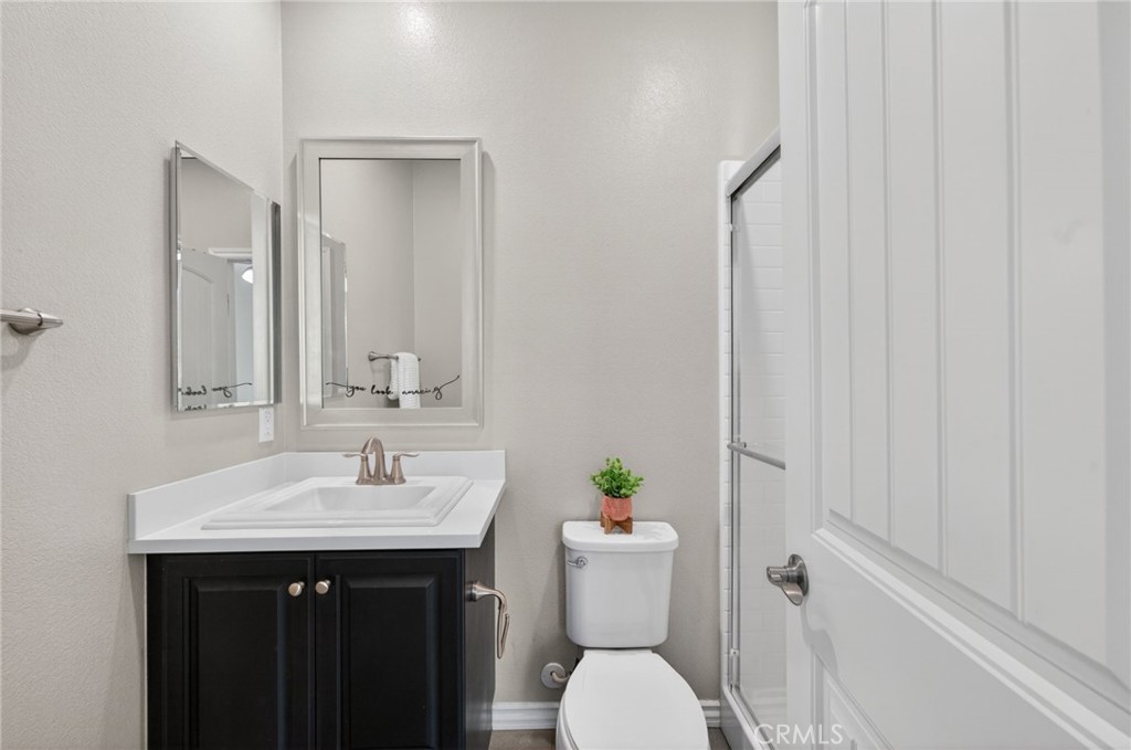 33320 Kilroy Road Temecula, CA 92592 - Photo 38 of 75 Junior Suite Bath