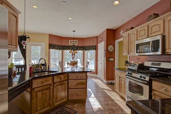24 Rons Way Framingham, MA 01701 - Photo 11 of 27 Gallery Image 11