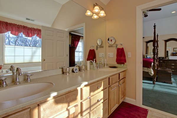 24 Rons Way Framingham, MA 01701 - Photo 25 of 27 Gallery Image 25