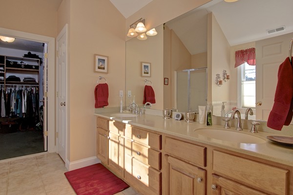 24 Rons Way Framingham, MA 01701 - Photo 26 of 27 Gallery Image 26