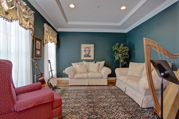 24 Rons Way Framingham, MA 01701 - Photo 4 of 27 Gallery Image 4