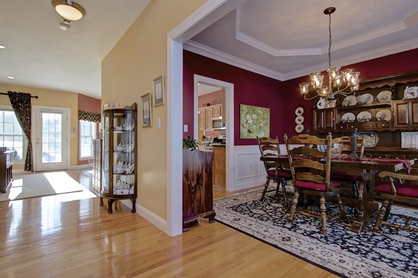 24 Rons Way Framingham, MA 01701 - Photo 5 of 27 Gallery Image 5