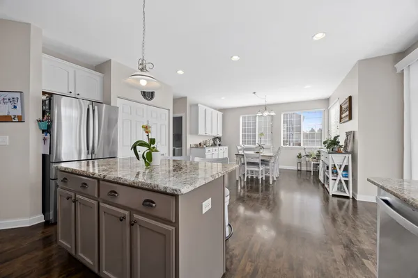 $548,000 | 1863 Lake Bluff Lane, Pingree Grove, IL 60140