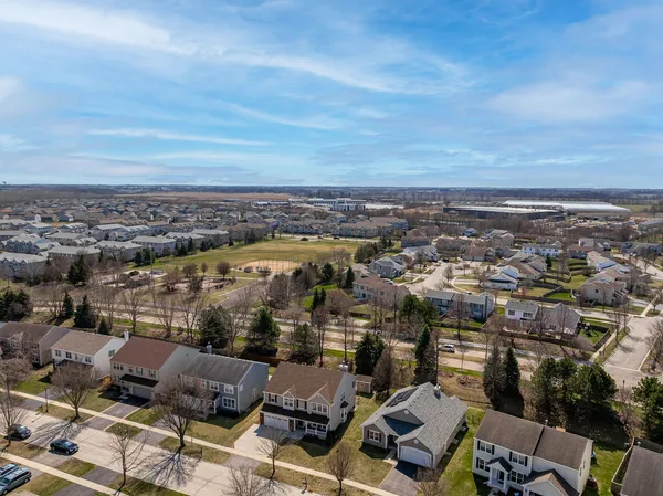 $548,000 | 1863 Lake Bluff Lane, Pingree Grove, IL 60140