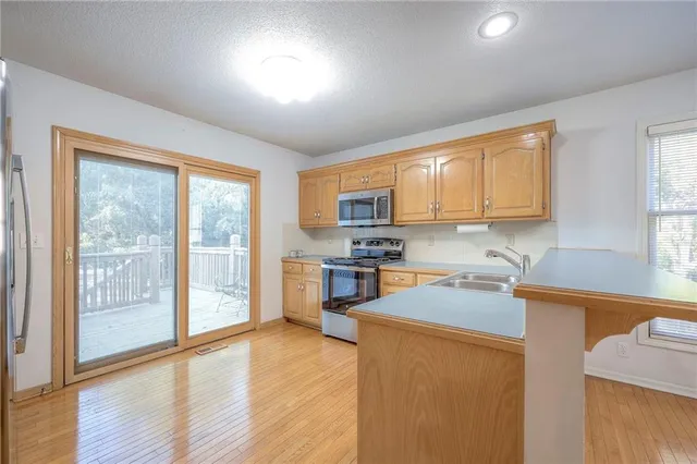 $399,950 | 13928 West 109th Street, Lenexa, KS 66215