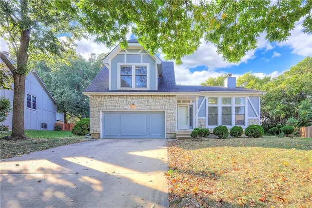 $399,950 | 13928 West 109th Street, Lenexa, KS 66215