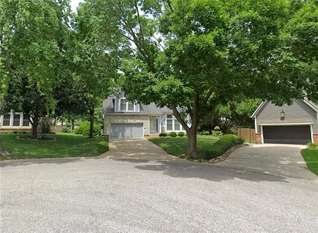 $399,950 | 13928 West 109th Street, Lenexa, KS 66215