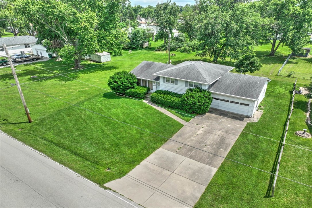 3113 Chestnut Avenue Decatur, IL 62521 - Photo 4 of 35