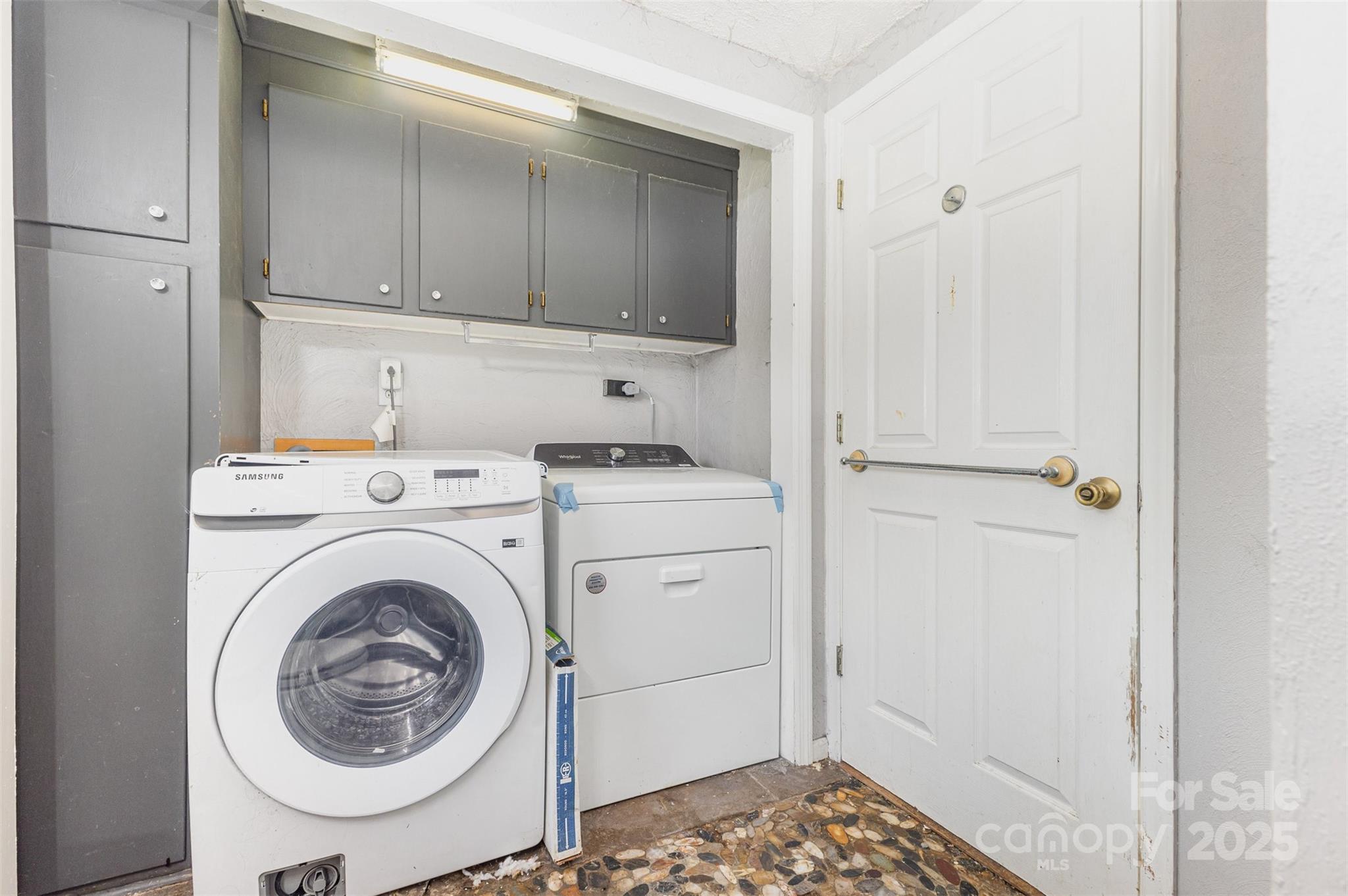 281 South Sutton Road Fort Mill, SC 29708 - Photo 16 of 21 a utility room with dryer and washer