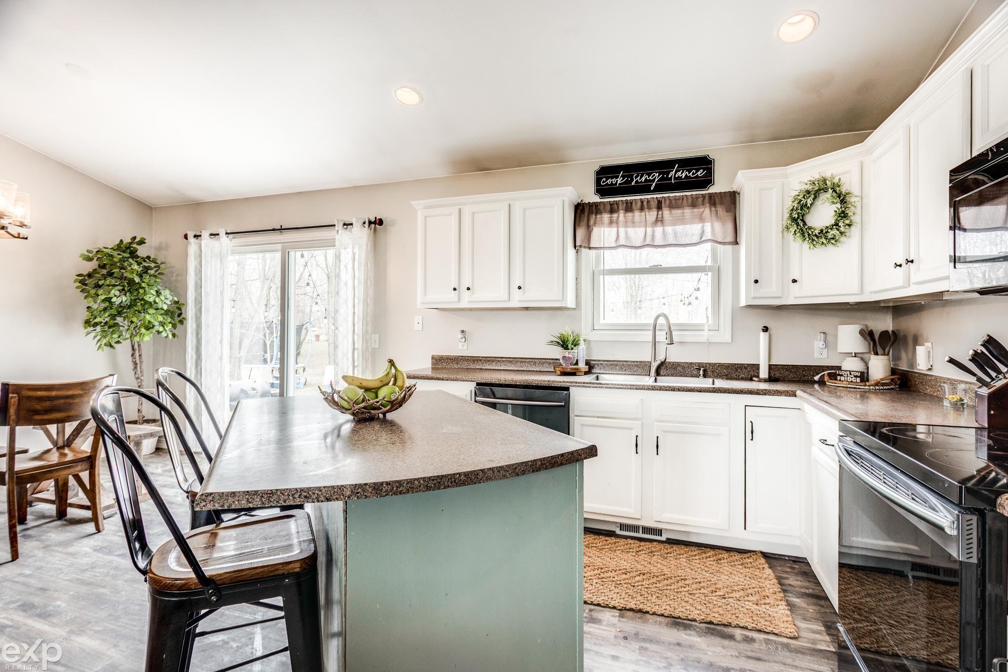 7638 Kitchen Goodells, MI 48027 - Photo 22 of 36 50101998-21.JPG