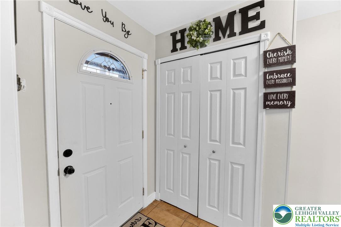 1863 Aster Road Macungie, PA 18062 - Photo 4 of 28 Gallery Image 4
