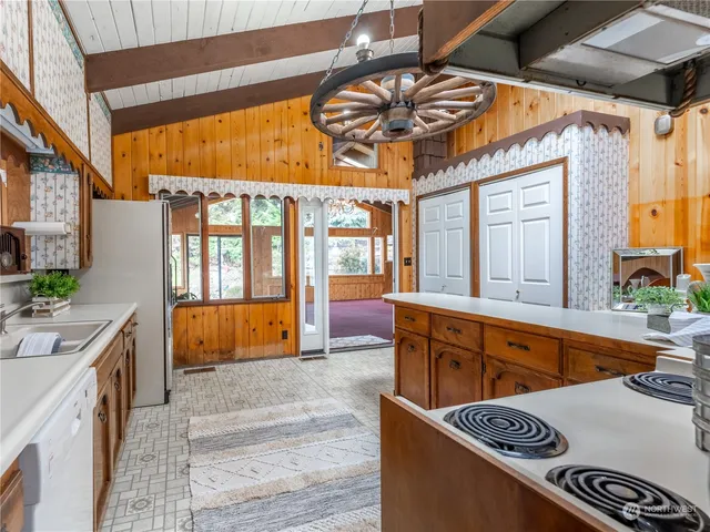 $750,000 | 4590 East Nahahum Canyon Road, Cashmere, WA 98815