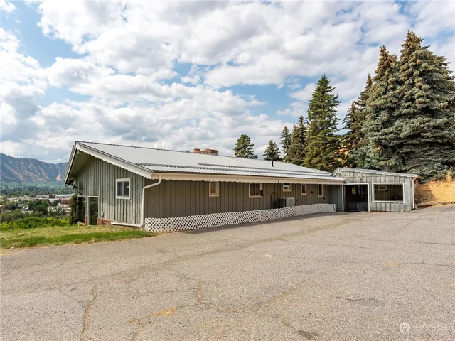 $750,000 | 4590 East Nahahum Canyon Road, Cashmere, WA 98815