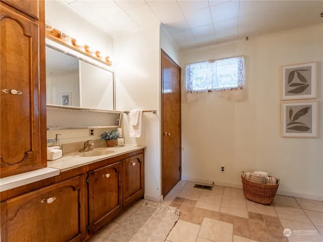 $750,000 | 4590 East Nahahum Canyon Road, Cashmere, WA 98815