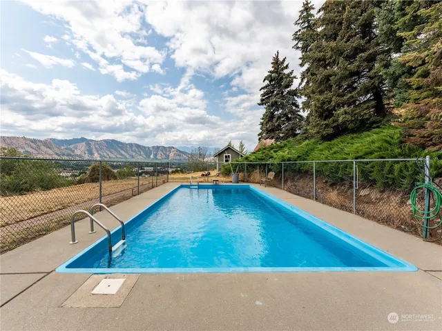 $750,000 | 4590 East Nahahum Canyon Road, Cashmere, WA 98815