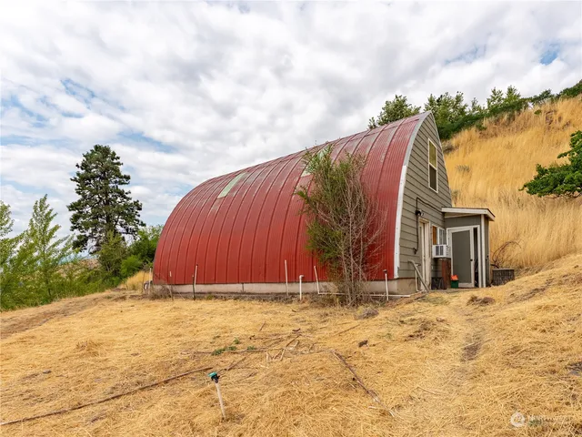 $750,000 | 4590 East Nahahum Canyon Road, Cashmere, WA 98815