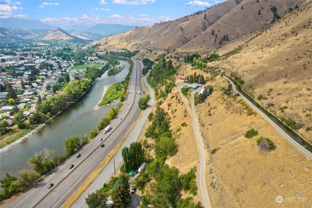 $750,000 | 4590 East Nahahum Canyon Road, Cashmere, WA 98815