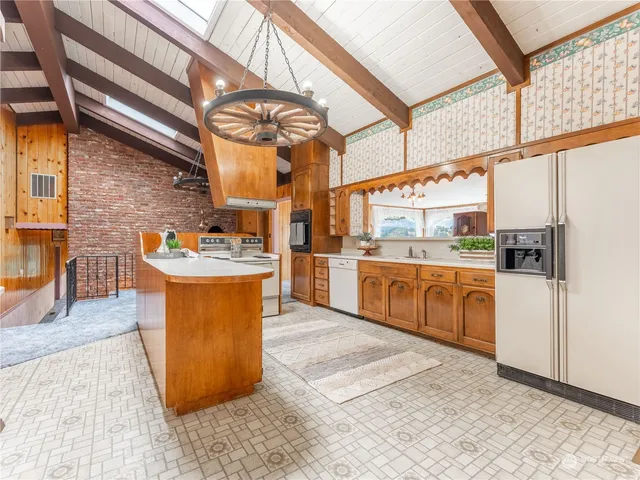 $750,000 | 4590 East Nahahum Canyon Road, Cashmere, WA 98815