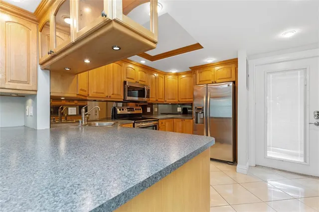 $1,825 | 2731 Northeast 14th Street Causeway, Unit 227, Pompano Beach, FL 33062