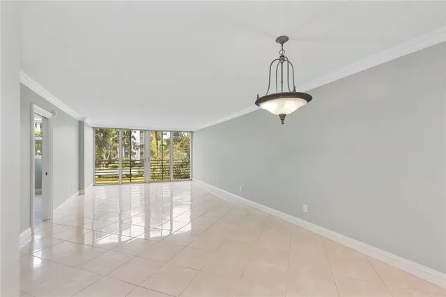 $1,825 | 2731 Northeast 14th Street Causeway, Unit 227, Pompano Beach, FL 33062