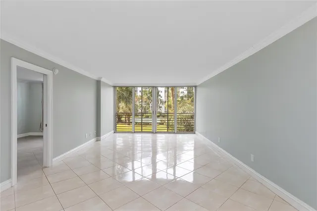 $1,825 | 2731 Northeast 14th Street Causeway, Unit 227, Pompano Beach, FL 33062