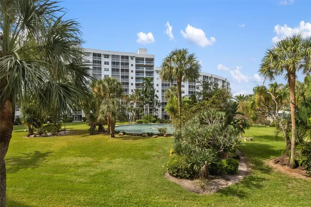 $1,825 | 2731 Northeast 14th Street Causeway, Unit 227, Pompano Beach, FL 33062