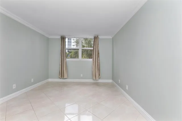 $1,825 | 2731 Northeast 14th Street Causeway, Unit 227, Pompano Beach, FL 33062