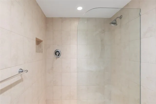 $1,825 | 2731 Northeast 14th Street Causeway, Unit 227, Pompano Beach, FL 33062