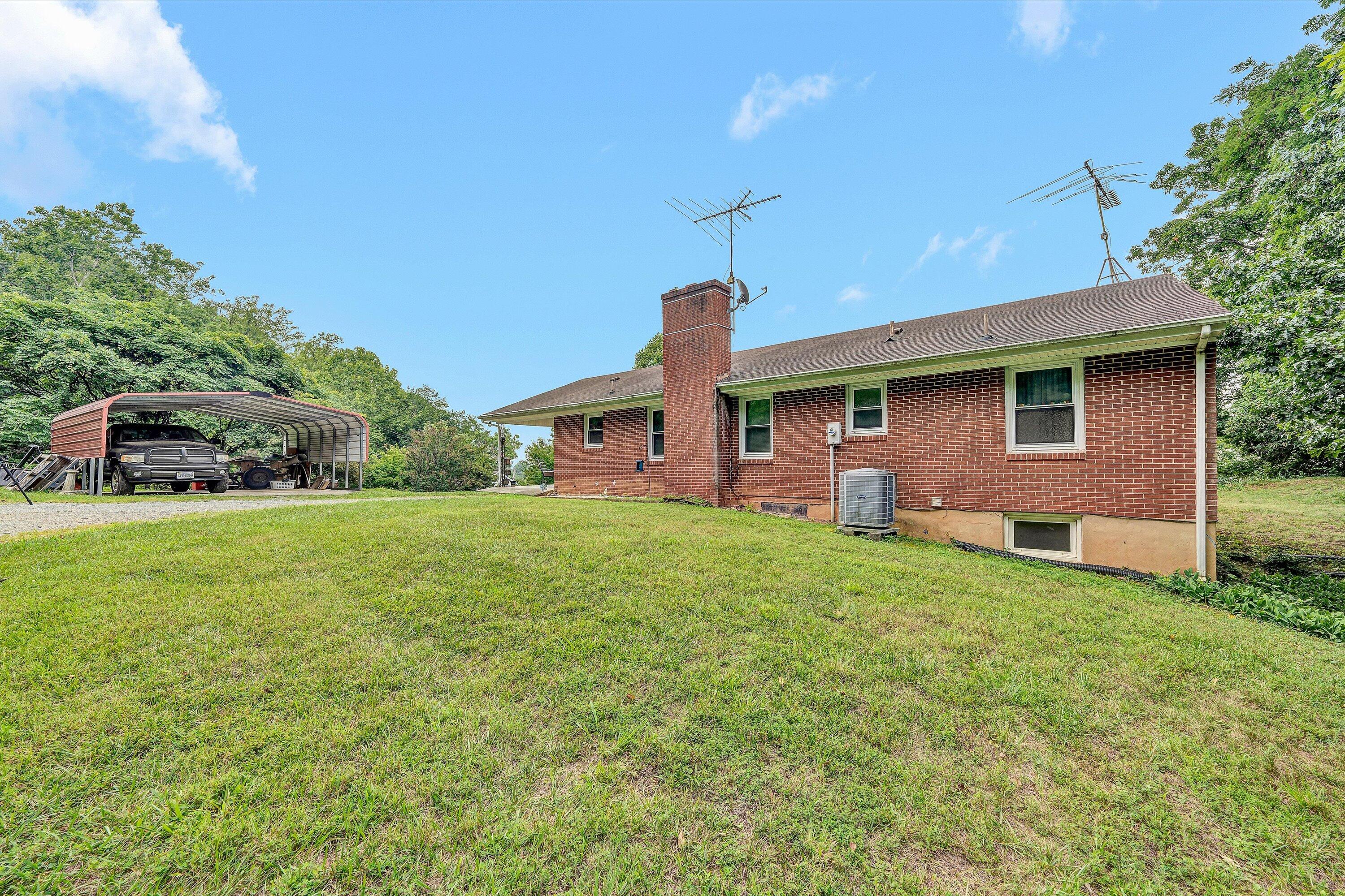 1544 Tulagi Road Vinton, VA 24179 - Photo 24 of 36 24-DSC00193