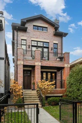 $1,165,000 | 4636 North Paulina Street, Unit 1, Chicago, IL 60640