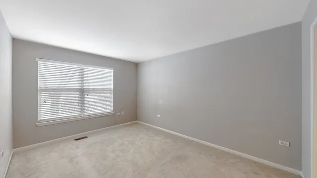 $2,350 | 1978 Gary Court, Unit B, Schaumburg, IL 60193