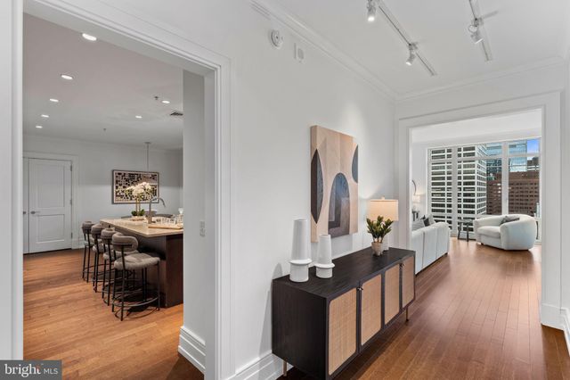 $2,495,000 | 130 South 18th Street, Unit 2502, Philadelphia, PA 19103