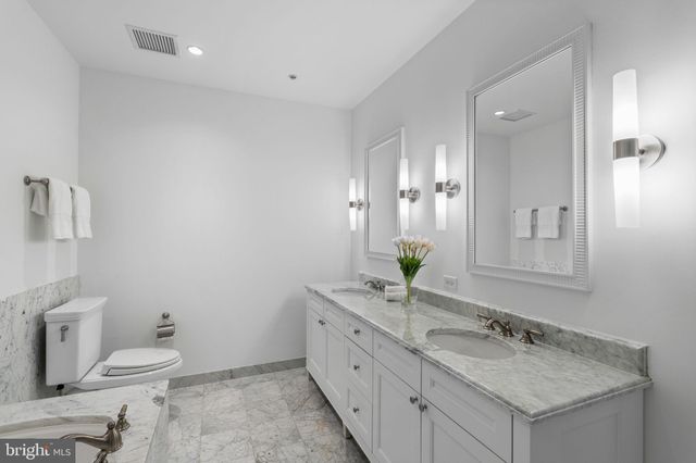 $2,495,000 | 130 South 18th Street, Unit 2502, Philadelphia, PA 19103