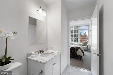 $2,495,000 | 130 South 18th Street, Unit 2502, Philadelphia, PA 19103