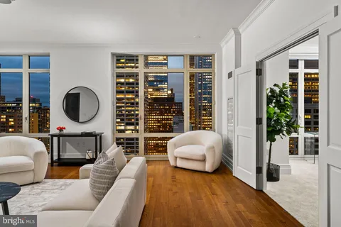 $2,495,000 | 130 South 18th Street, Unit 2502, Philadelphia, PA 19103