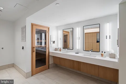 $2,495,000 | 130 South 18th Street, Unit 2502, Philadelphia, PA 19103