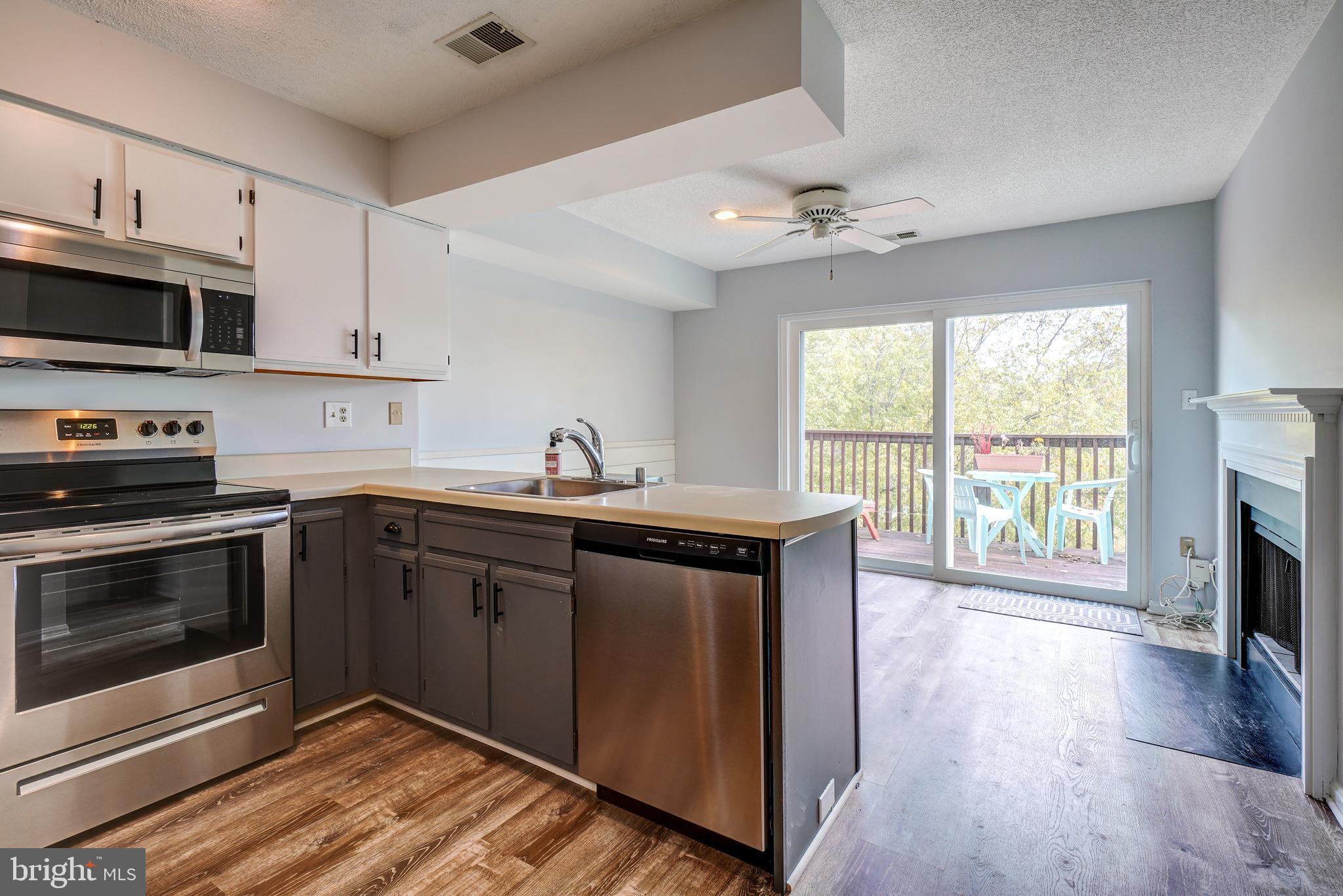 18309 Leman Lake Drive, Unit 706B Olney, MD 20832 - Photo 11 of 38 Kitchen