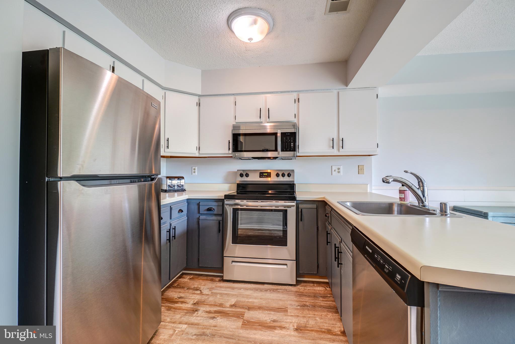 18309 Leman Lake Drive, Unit 706B Olney, MD 20832 - Photo 14 of 38 Kitchen