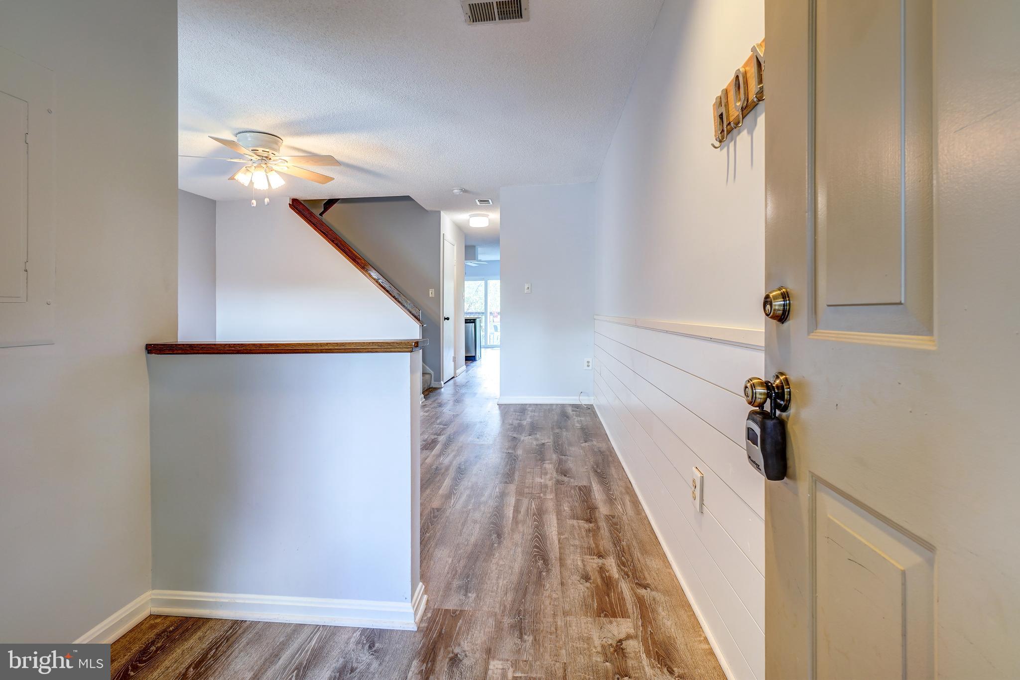 18309 Leman Lake Drive, Unit 706B Olney, MD 20832 - Photo 4 of 38 Foyer