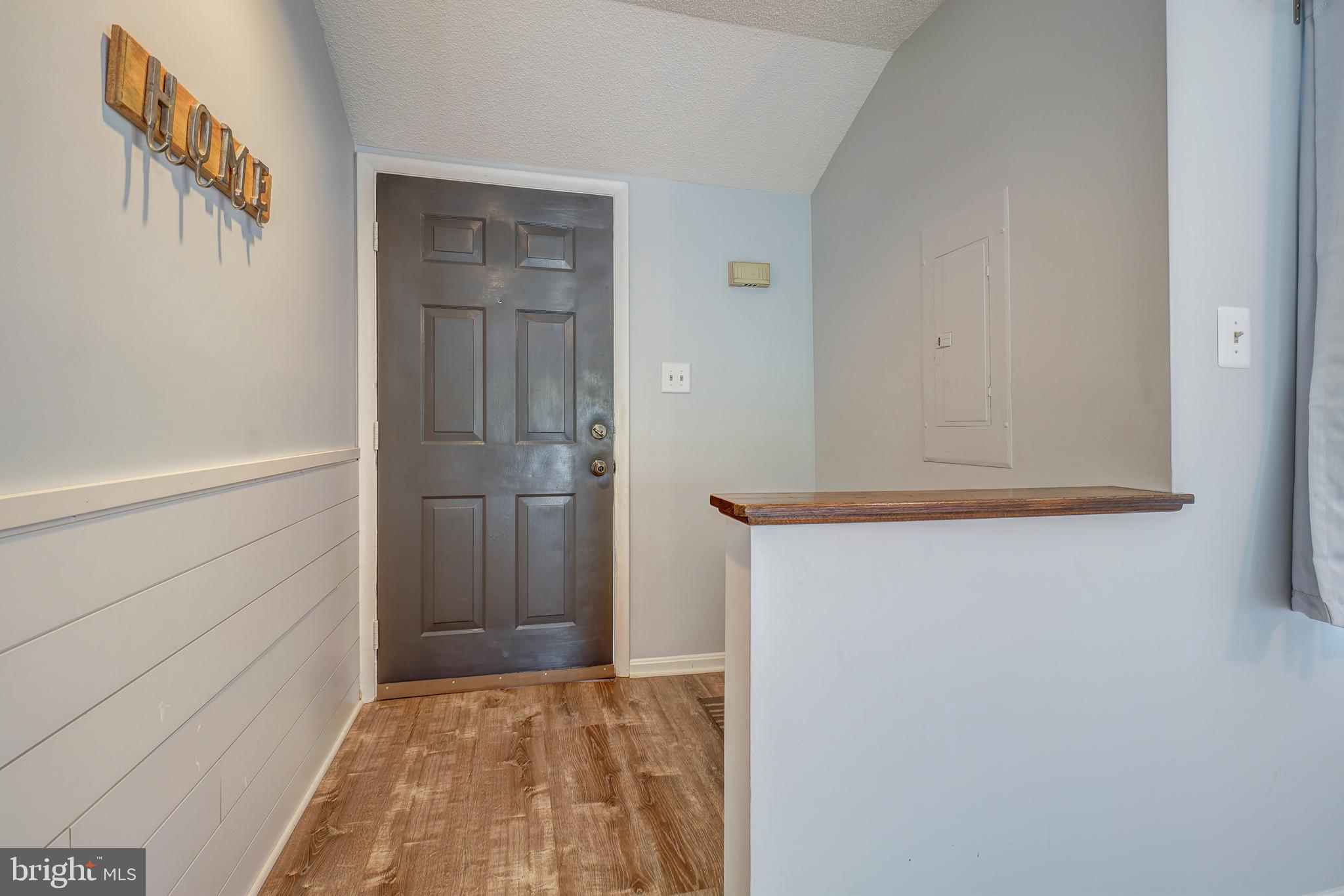 18309 Leman Lake Drive, Unit 706B Olney, MD 20832 - Photo 5 of 38 Foyer