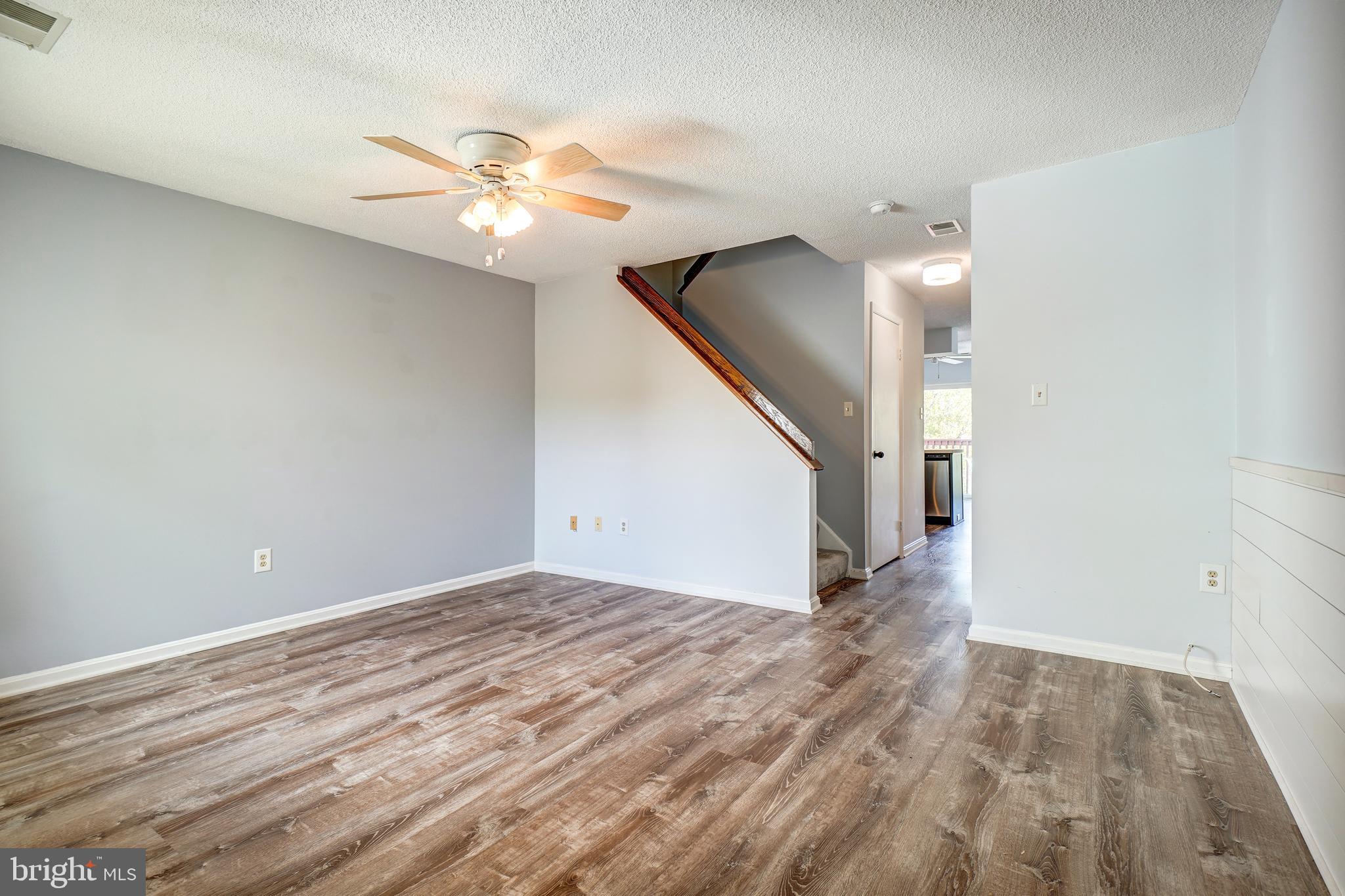 18309 Leman Lake Drive, Unit 706B Olney, MD 20832 - Photo 6 of 38 Living Room