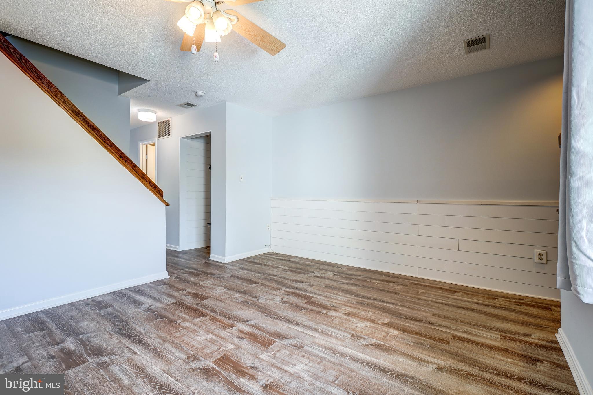 18309 Leman Lake Drive, Unit 706B Olney, MD 20832 - Photo 8 of 38 Living Room