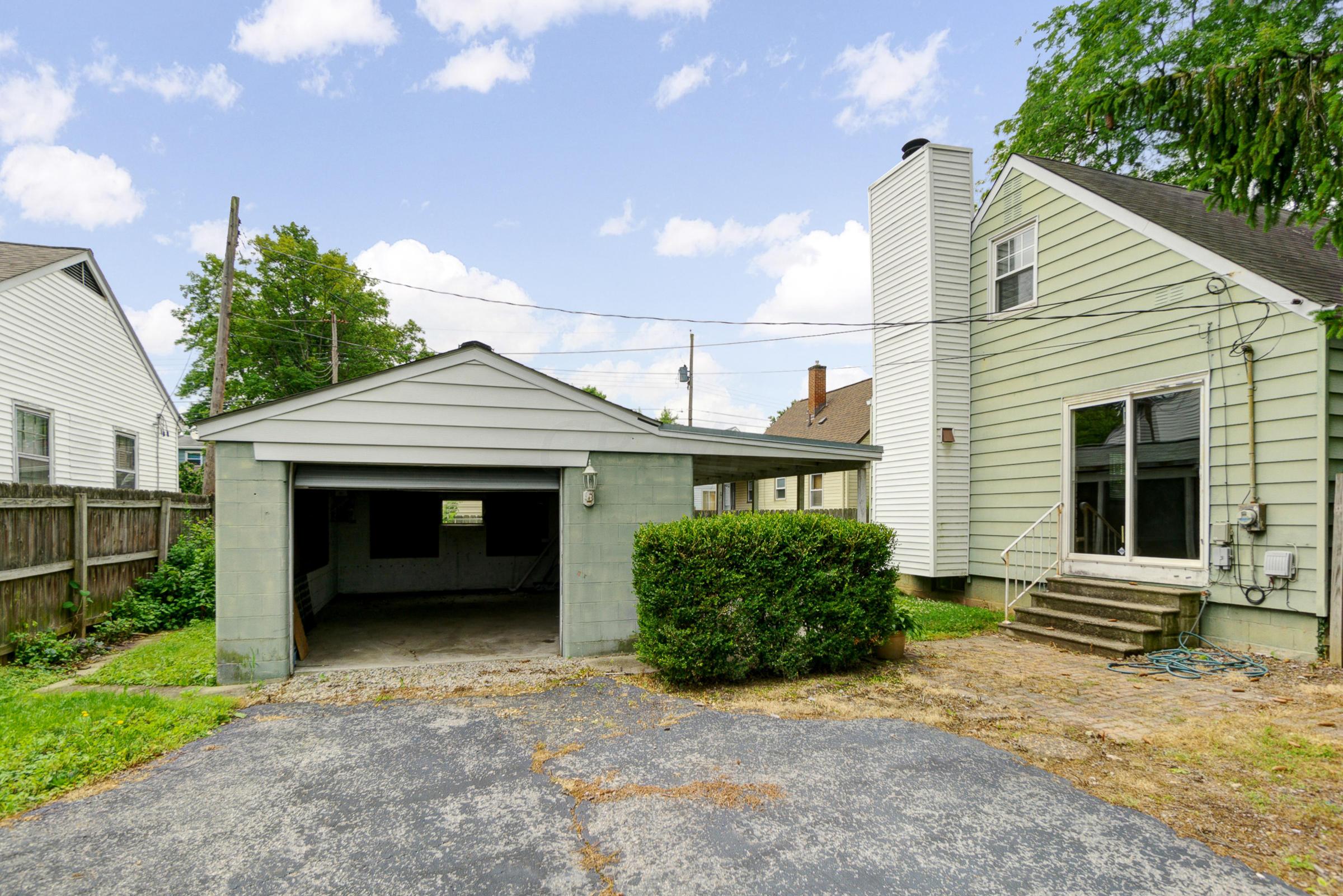 4280 Blythe Road Columbus, OH 43224 - Photo 3 of 25 Gallery Image 3