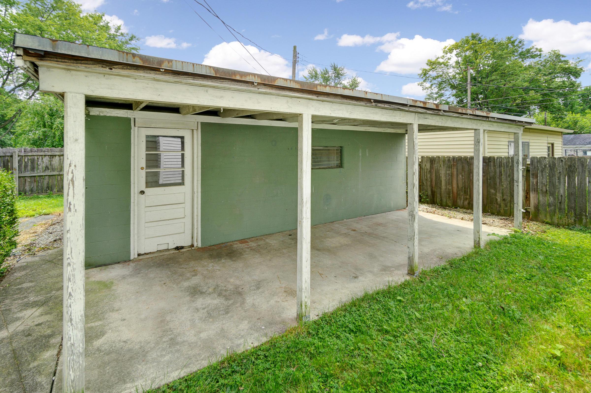 4280 Blythe Road Columbus, OH 43224 - Photo 4 of 25 Gallery Image 4