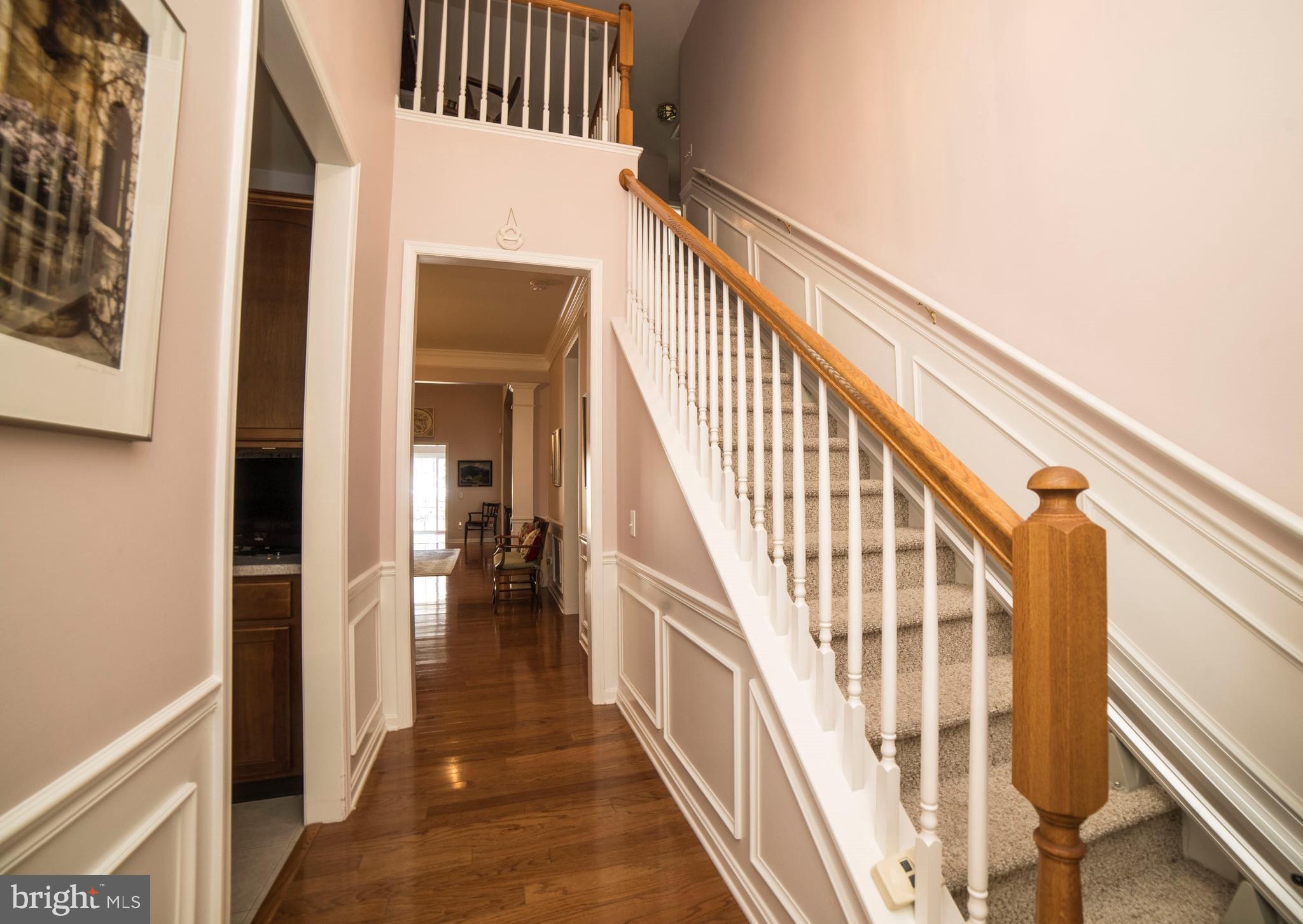 165 Sparrow Drive Hamilton, NJ 08690 - Photo 4 of 33