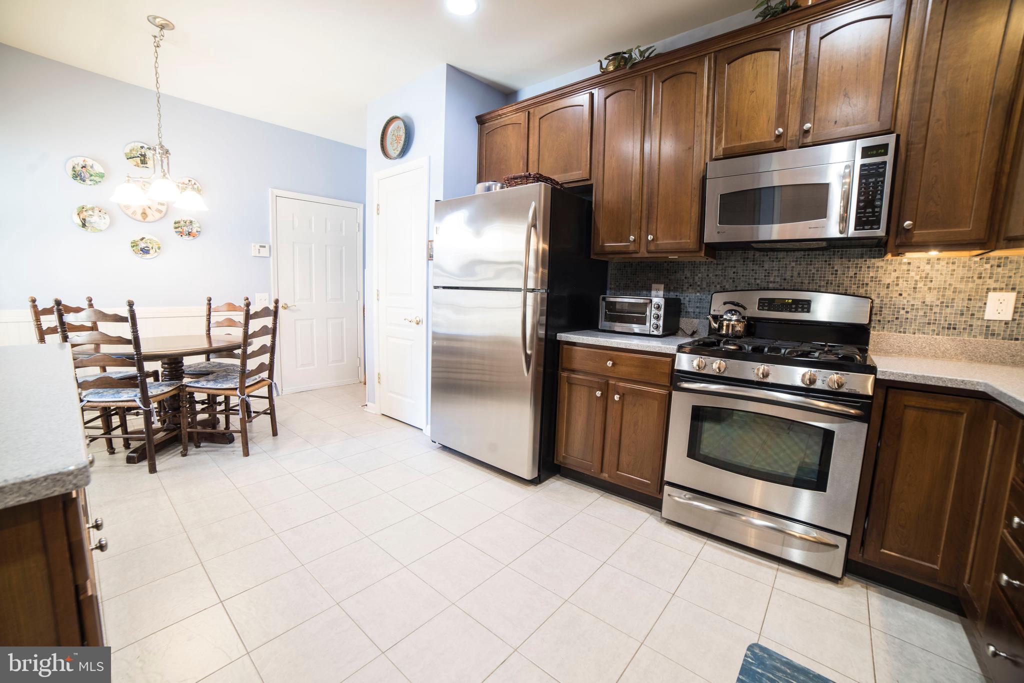 165 Sparrow Drive Hamilton, NJ 08690 - Photo 10 of 33