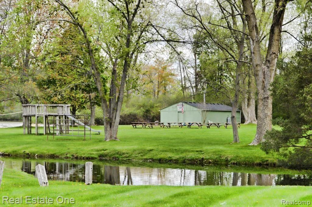 1928 Dawn Ridge Road Walled Lake, MI 48390 - Photo 19 of 19 18 COMMUNITY PARK.jpg